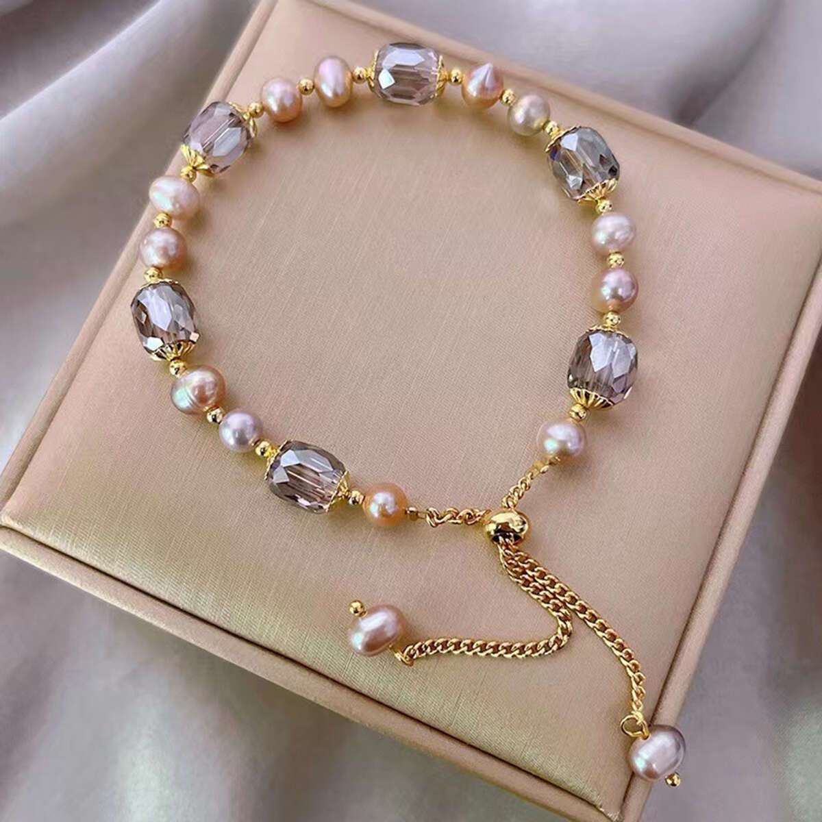 TEMU Elegant Vintage-style Pearl Bracelet For Women - A Jewelry Gift Featuring A Sophisticated Design, Sturdy Build, And - Ideal For Any Event Or As A Considerate Gift