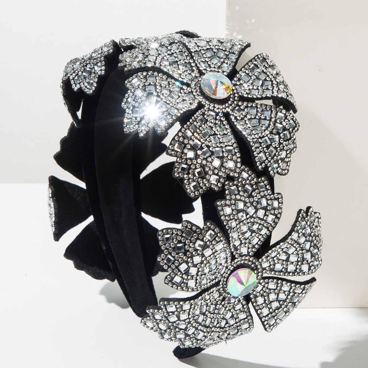 TEMU Wide- Headband Featuring A Creative New Retro Baroque Design With 4 Flower , Embodying A Luxurious Temperament For Hair Additions
