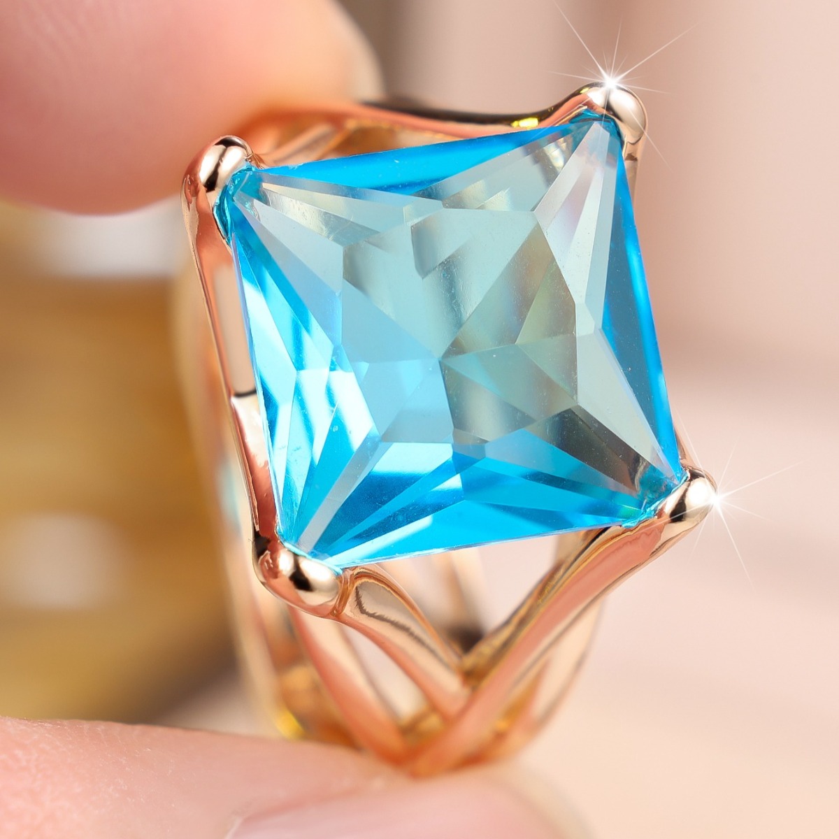 French Minimalist Unisex Hollow Twisted Shank Square Ring