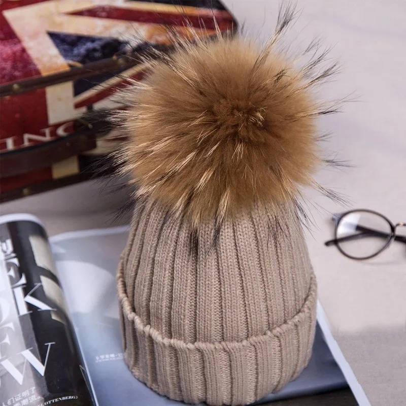 Korean-style Solid Color Winter Hat With A Rolled Edge, Designed For And Ear Protection While Riding