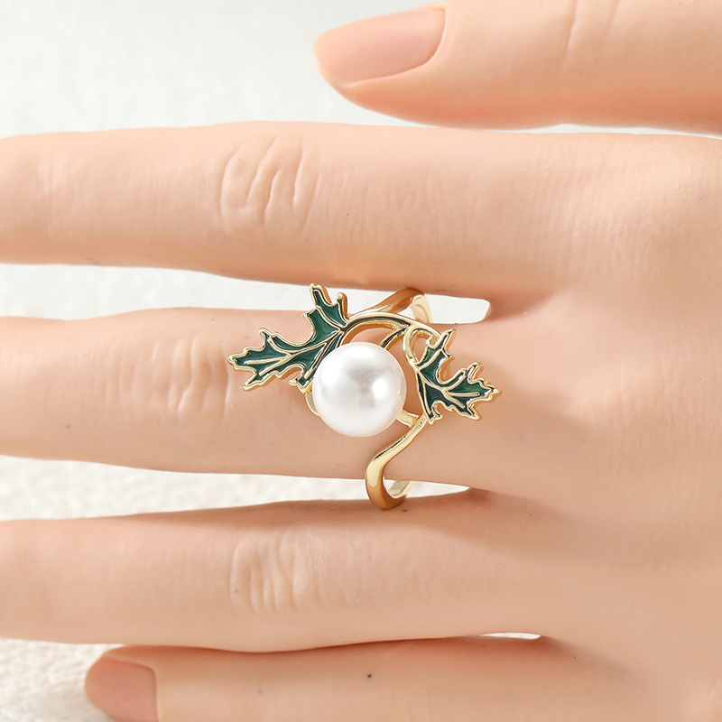 Women's Vintage Leaf Design Enamel Ring