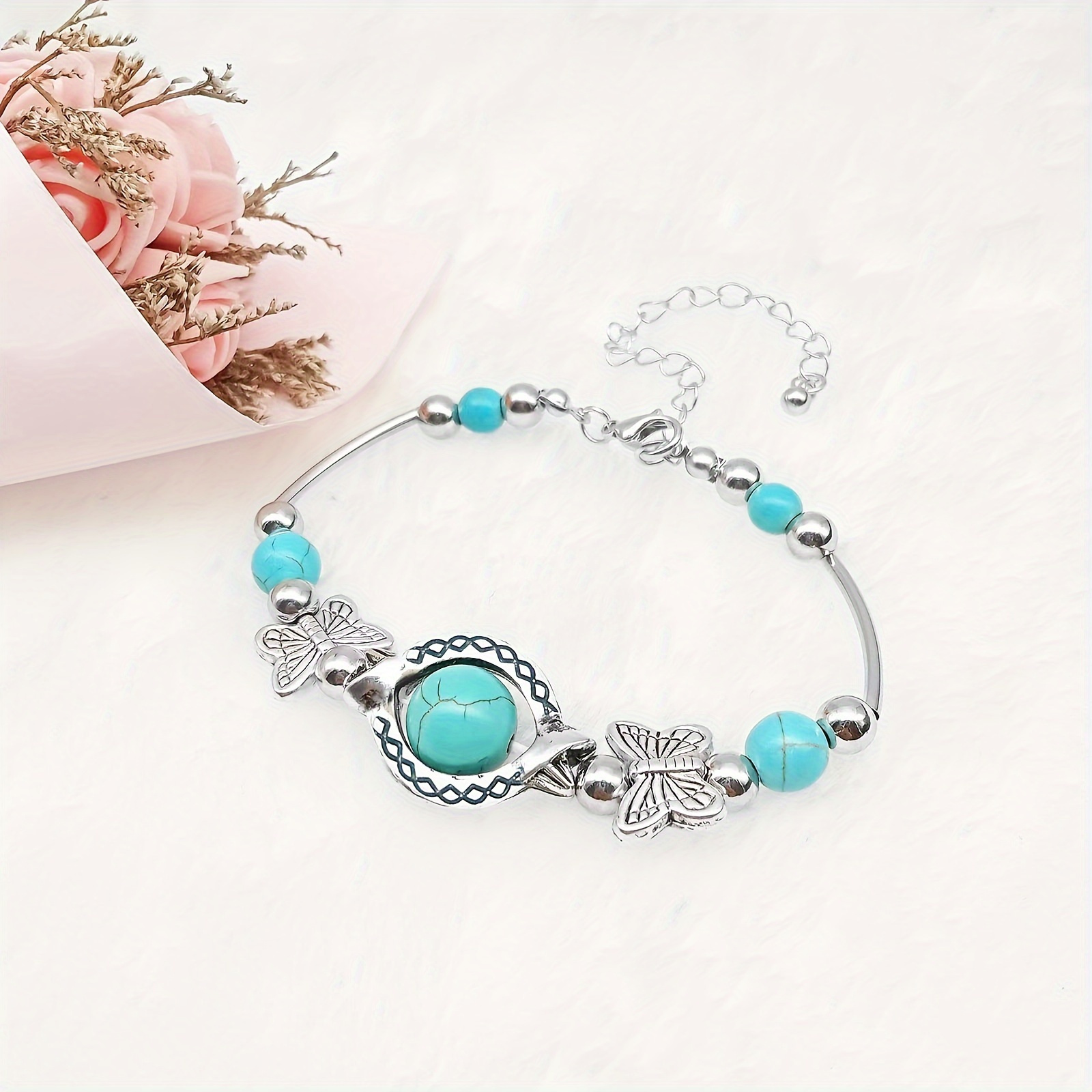 

A Stylish - Bracelet Decoration, A Bracelet A Simple Pearl Pendant Bracelet.