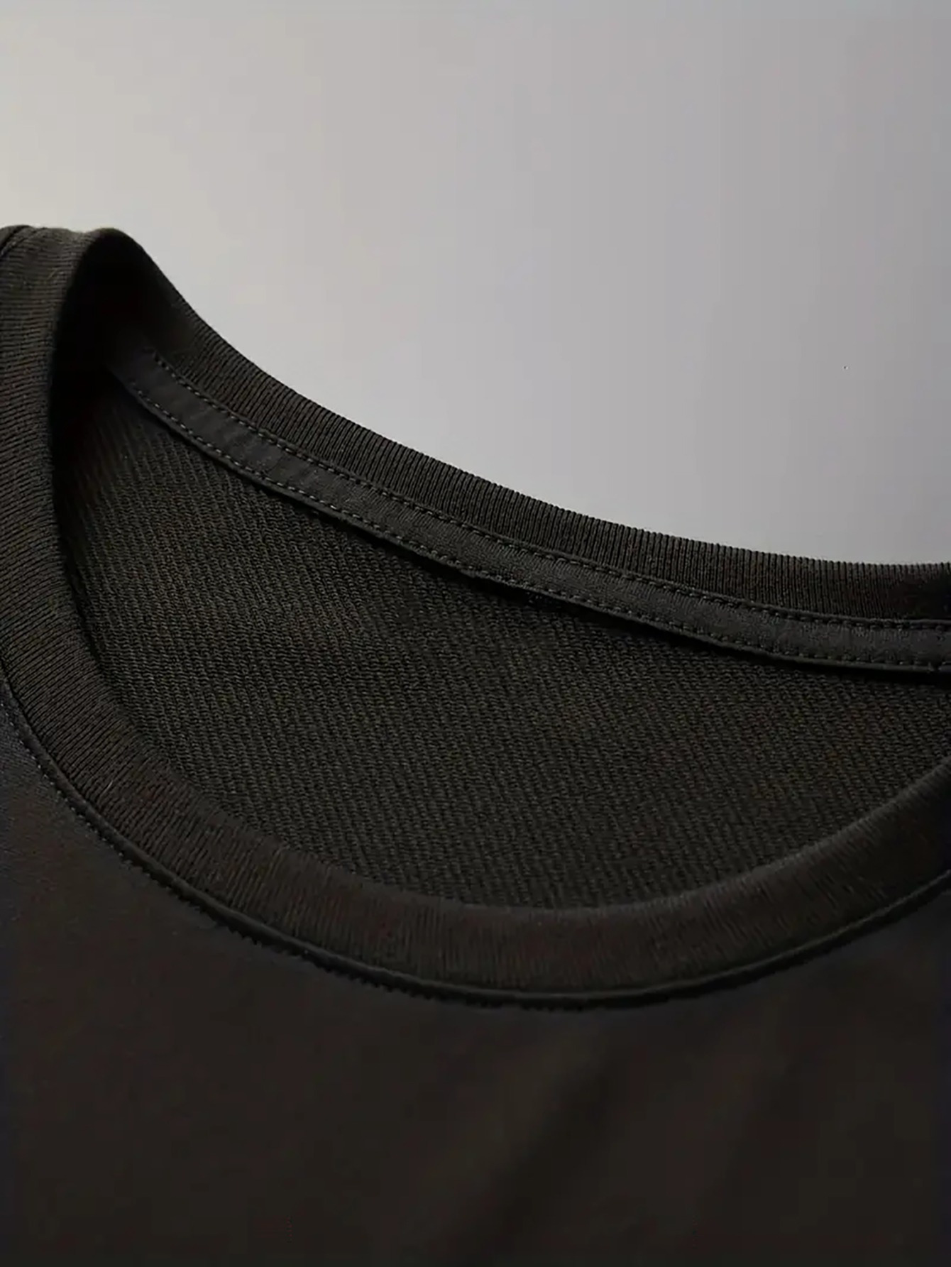 Men's casual and fashionable minimalist lines - C-Calvin printed T-shirt, round neck comfortable polyester fabric, suitable for daily wear as fashionable streetwear, Men's clothing