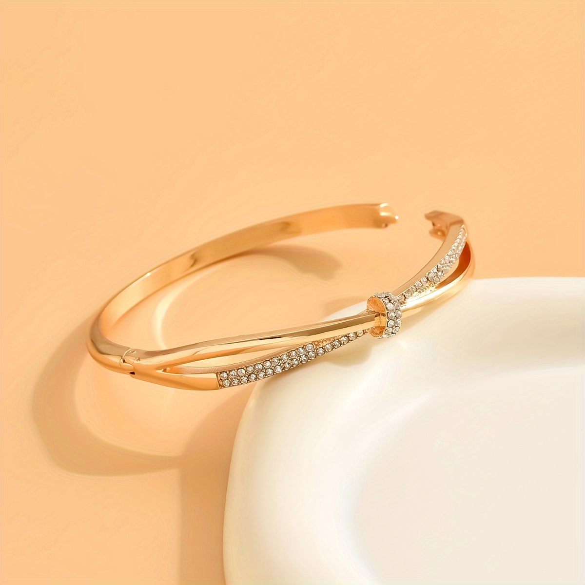 A Sparkling Women'S Fashion Bracelet with a Unique Cross Design for Valentine'S Day, Featuring 4G of Cubic Zirconia, Ideal for Parties And Banquets, And a Wonderful Gift for Girlfriends And Wives