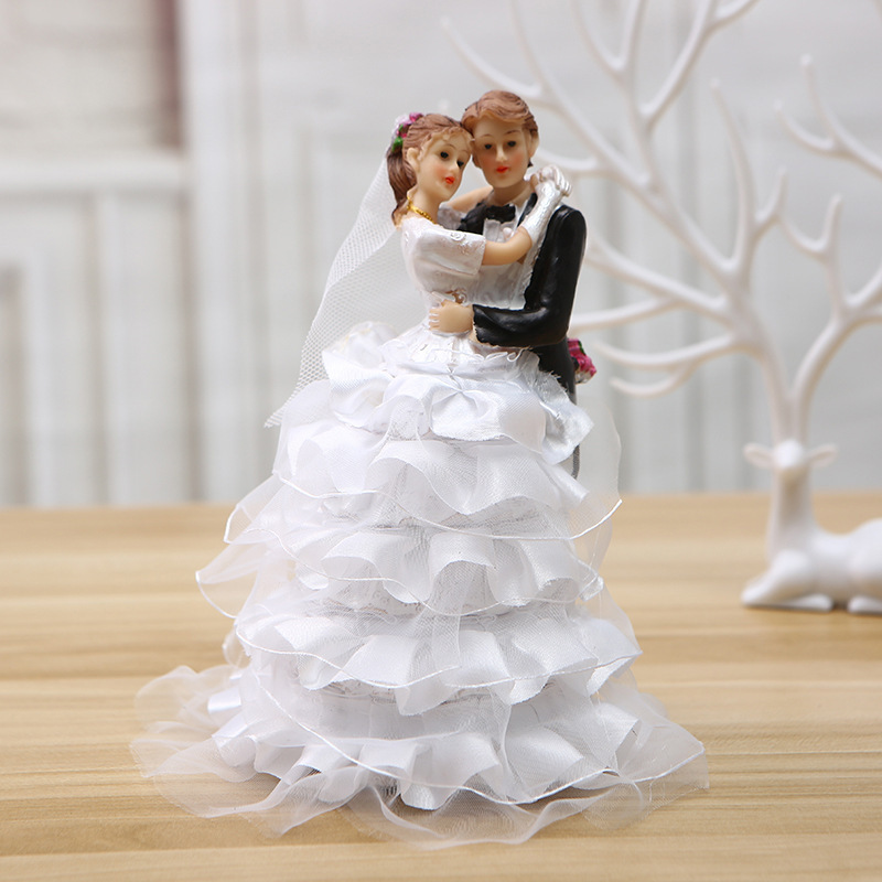Bride And Groom Figurines, Resin , Classic Wedding Decorations, Romantic Wedding Ornaments, Groom And Bride Miniature Statues, Couple Gift, "non-food Contact"