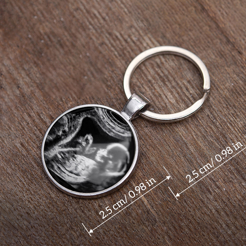 Customized Ultrasound Photo Keychains, Personalized Ultrasound Photo Commemorative Keychains, And Customized Pregnancy Commemorative Pendants Are Unique Gifts For New Parents And Expectant Mothers.
