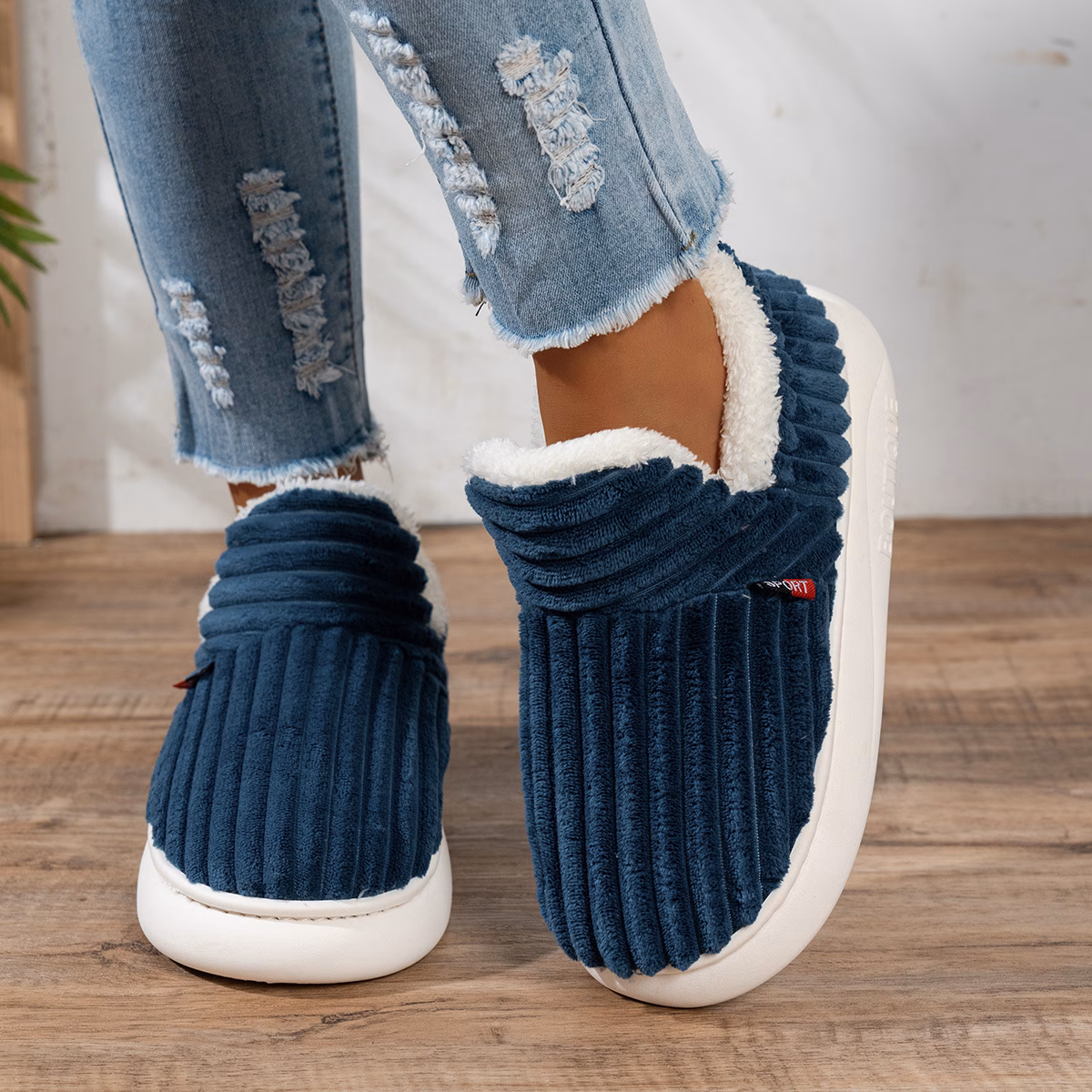 chaussures dintérieur dhiver pour femmes à semelle épaisse et doublure en peluche, style nouveau transfrontalier, chaussons pour hommes avec talon, chaussures pour femmes Détails du produit 13