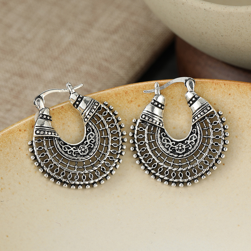 TEMU Exquisite Retro Pattern Carved Irregular Hollow Pendant Earrings, Handmade Copper Jewelry Suitable For Travel And Vacation, Ideal Gift For