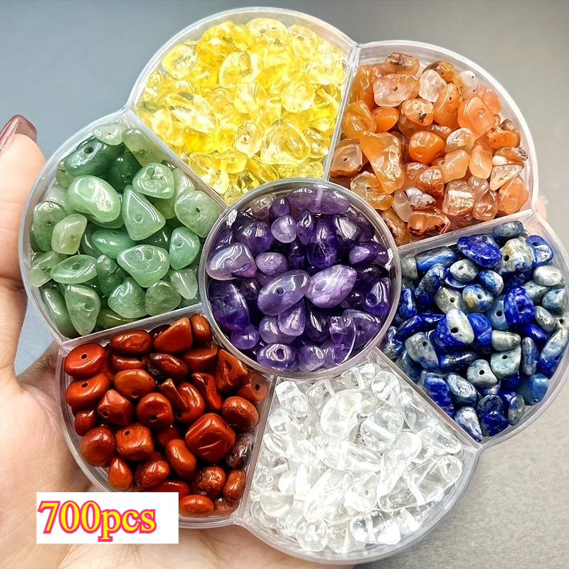 E-shop 700-teiliges Set in einer Box mit 7 Chakra-Fragmenten im Bohemian-Stil, unregelmäßige lila Kieselkugeln für die Schmuckherstellung,