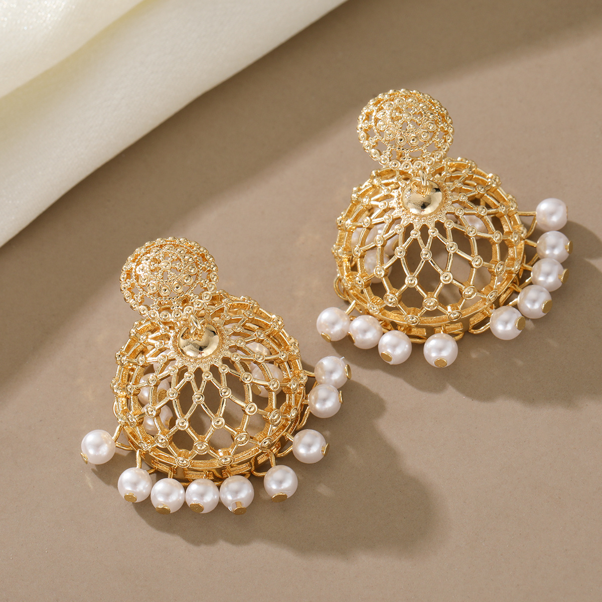 Vintage Ethnic-style Openwork Round Filigree Pendant Earrings