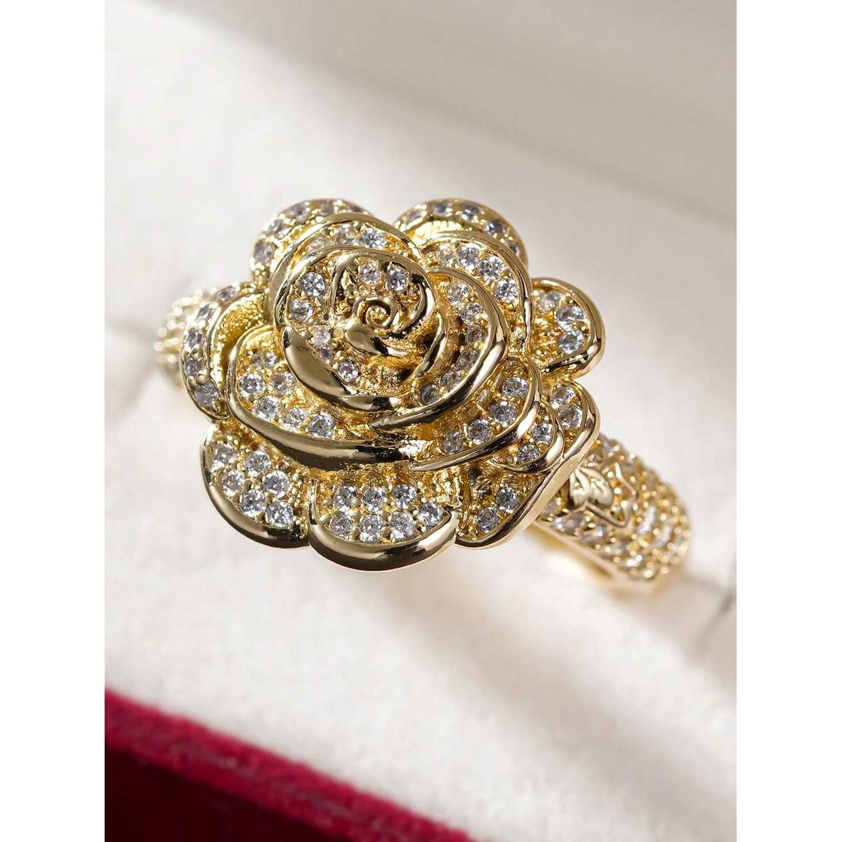 Luxurious Cubic Zirconia Stone Ring for Women