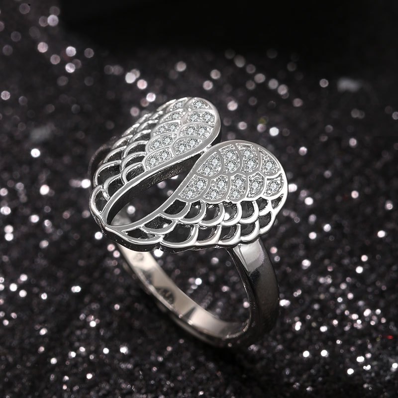 Women's Classic Fashion Statement Ring, Elegant and Stylish