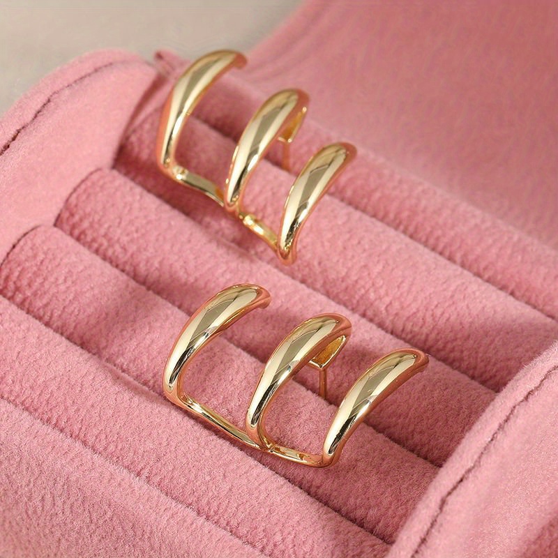 A Pair Of Claws Design Chic And Delicate Earrings In For Women