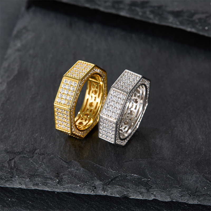 High-Quality Men's Ring Made of 925 Silver with Moissanite