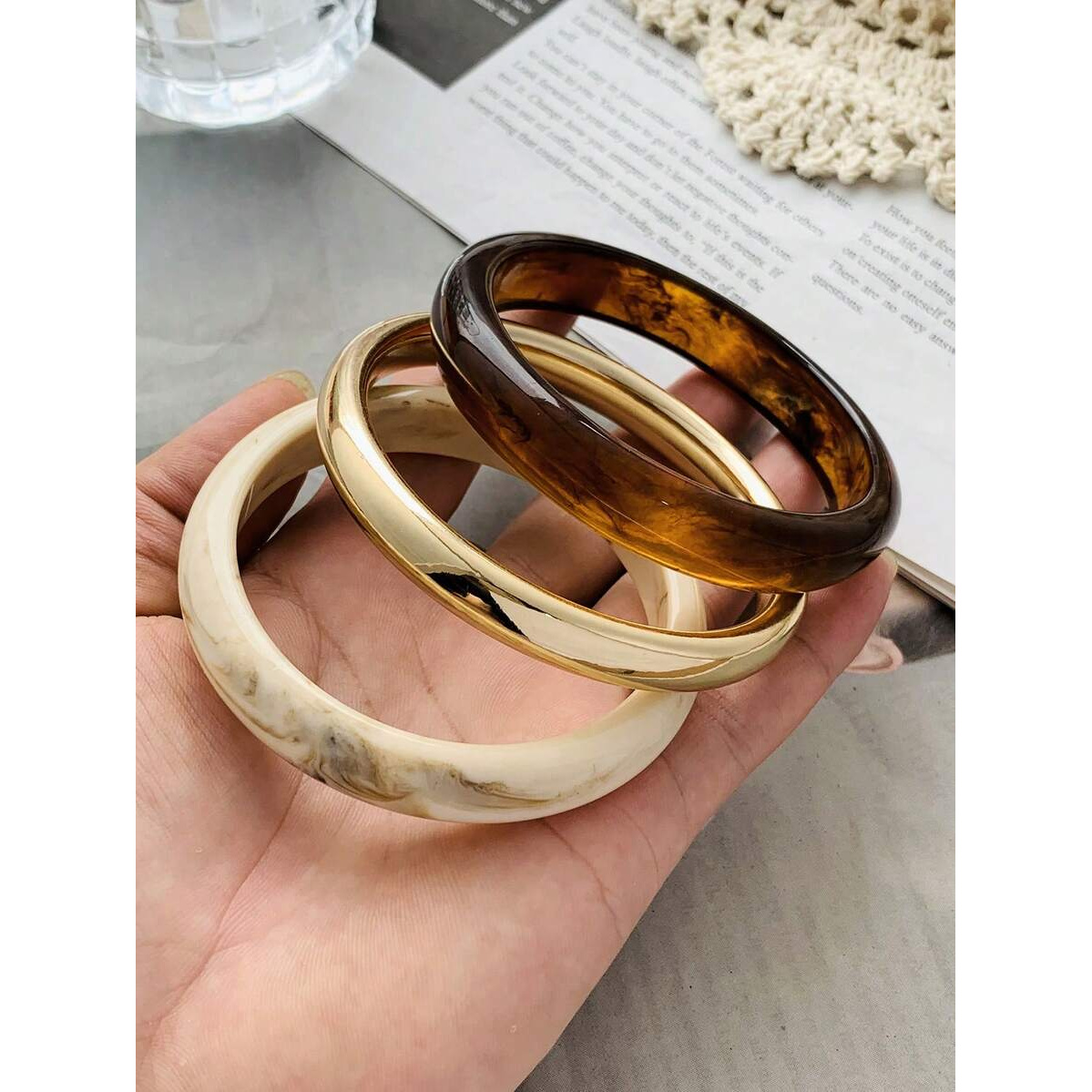 TEMU Juego de 3 Pulseras Elegantes Vintage, Diseño Minimalista a , Adecuadas para Uso Diario, Joyería de Moda para Mujeres, Material Acrílico, Sin
