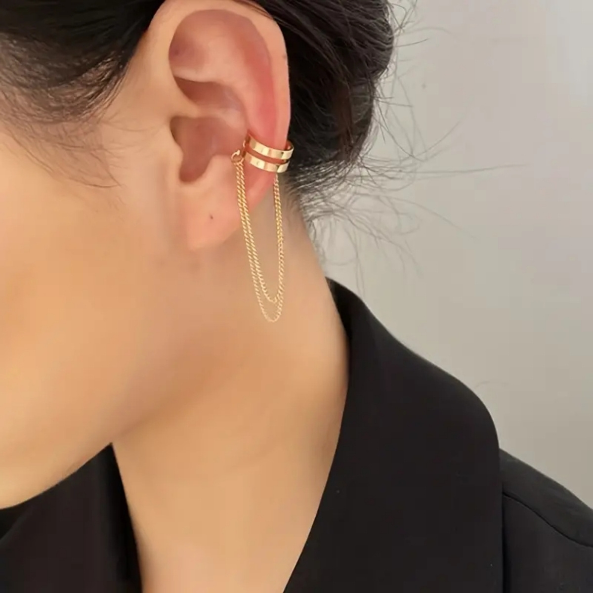 Women's No-Piercing Clip-On Tassel Chain Ear Cuff