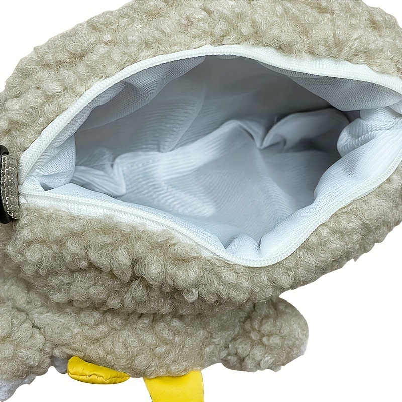 1pc Bolso de peluche de oveja de caricatura - Ligero, gran capacidad, muñeca súper linda con cierre de cremallera, forro de tela lavable a mano, ideal para viajes y regalos de vacaciones, Bolsa de regalo de vacaciones | Accesorio juguetón | Cierre de cremallera duradero, Bolsa de bandolera linda