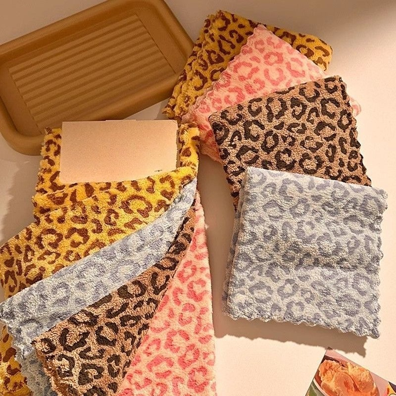 6pcs retro double sided colored leopard print cleaning cloths polyester square towels for dishwashing wiping tables suitable and living room use Product details 3