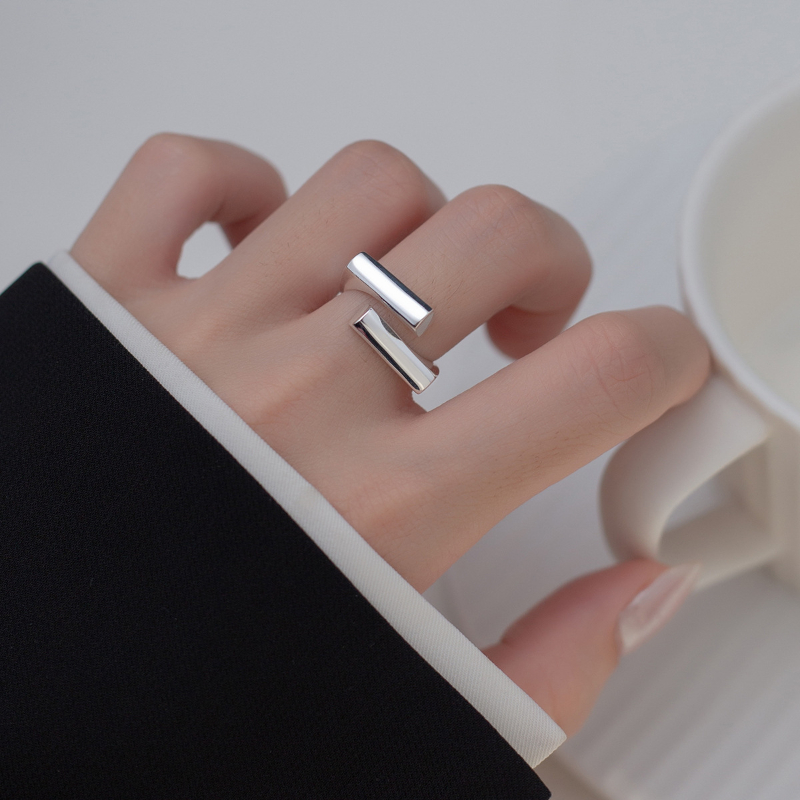Geometric Glossy Interlocking Statement Ring, Elegant Design