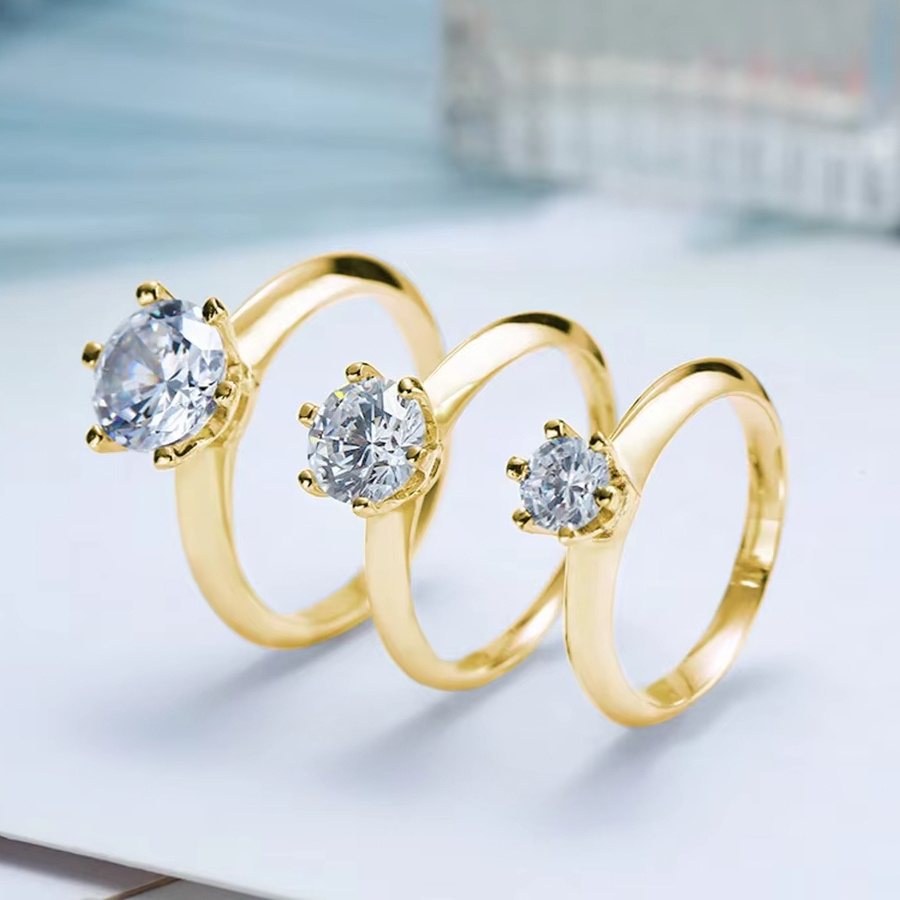Women's Gorgeous Moissanite Ring with Six Prongs in 925 Silver