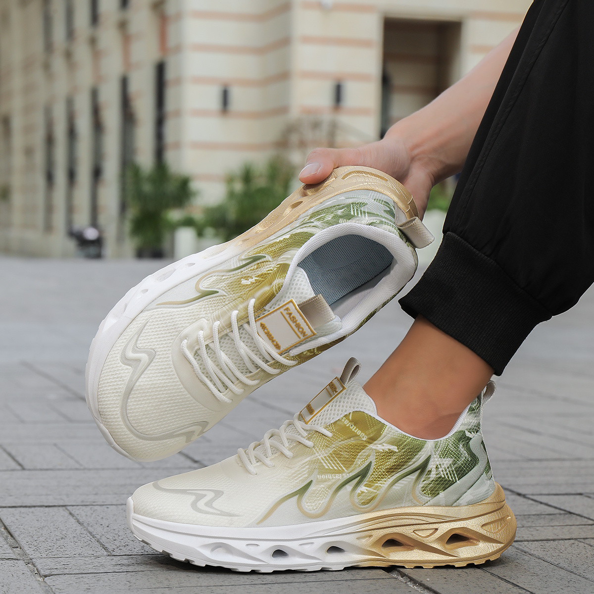 Men's Wide Width Breathable Low-Top Sneakers