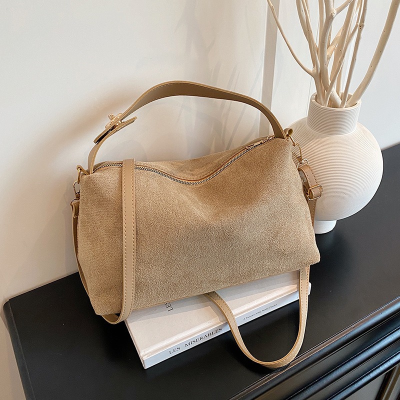 E-shop Damen Vintage-Mode Schultertasche mit Wildleder-Optik, Bohemian Style, verstellbare breite Träger, multifunktionale Tote Bag mit großem