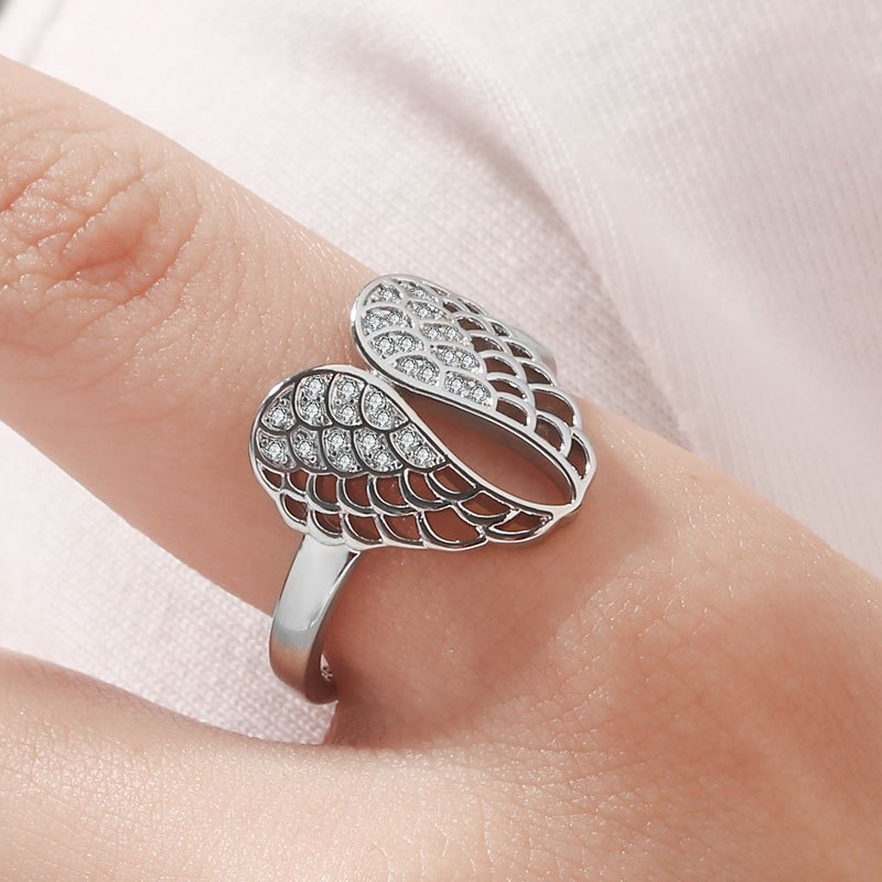 Women's Classic Fashion Statement Ring, Elegant and Stylish
