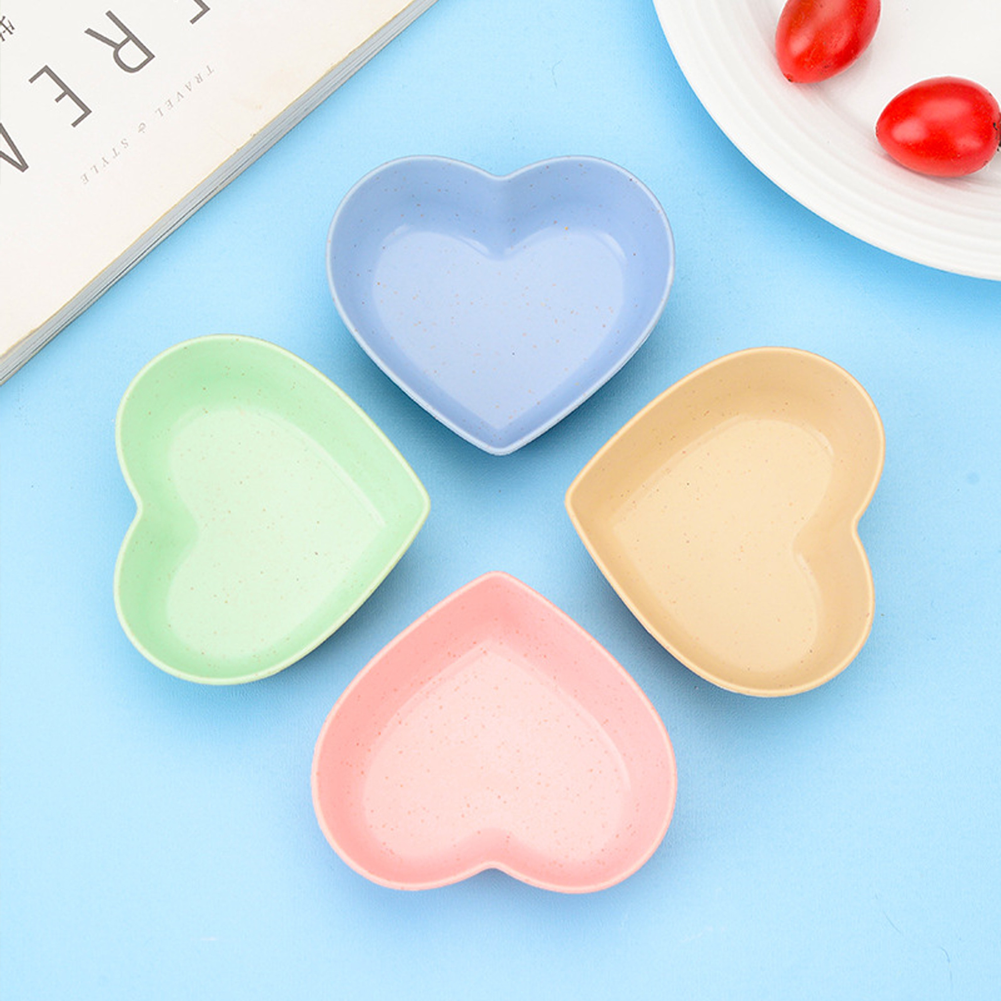 Image of 4pcs Small Heart-shaped Pet Bowl Set - Suitable For Hamsters, Small Animals, And Birds, Lightweight Bowl Set, Feeding Bowls For Squirrels And Gerbils, Small Pet Feeder