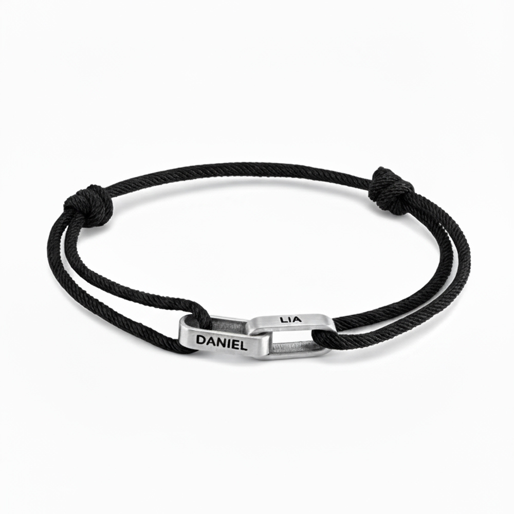 E-shop Individuelles Paararmband mit 2 gravierten Namen – Verstellbares Seil-Freundschaftsarmband für Ihn & Sie, minimalistische passende Schmuckstücke