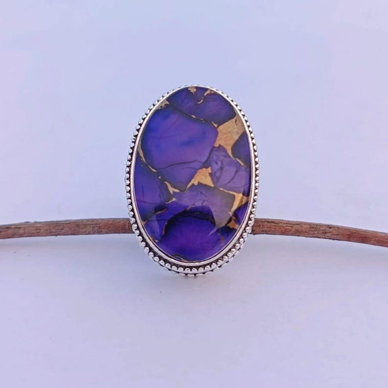 Women's Retro Oval-Shaped Carved Ring with Synthetic Turquoise