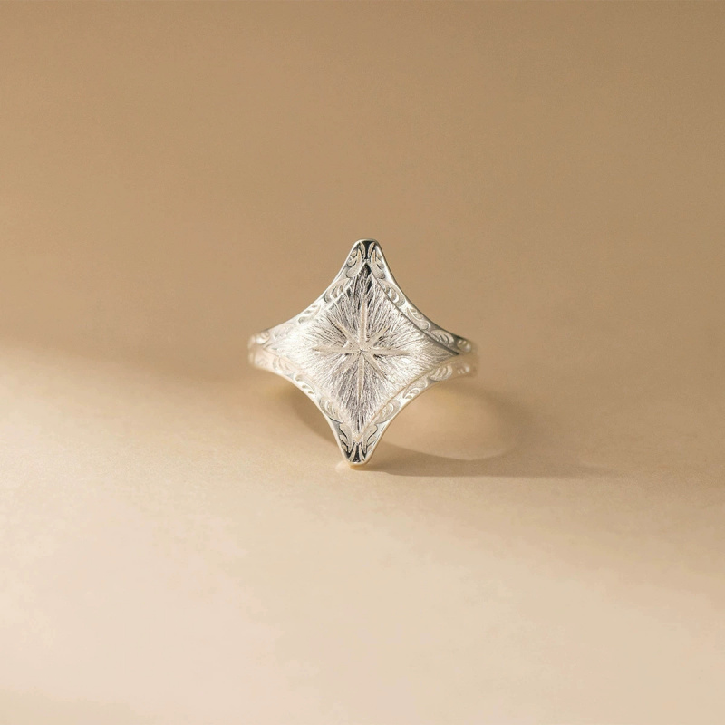 Elegant Vintage Copper Diamond-Shaped Ring for All Seasons