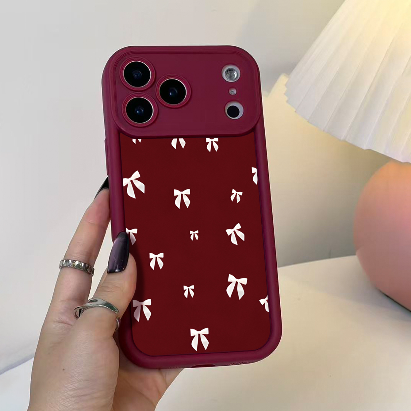 E-shop Handyhülle - 1 Stück Easy Red Hintergrund Schleife Muster Rote TPU Material Handyhülle Geeignet für iPhone