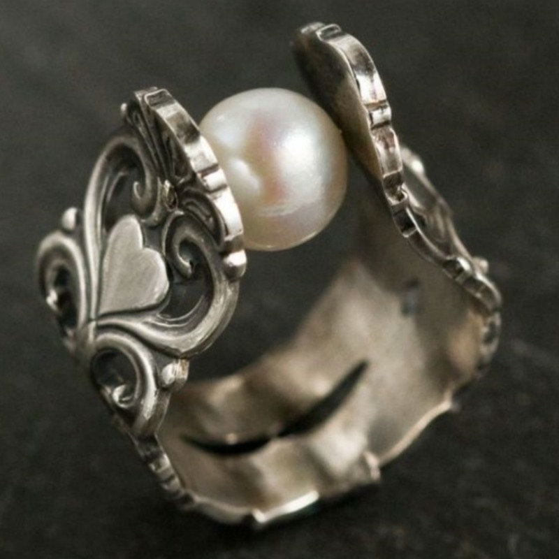 Bohemian Hollow Heart Carved Ring with Glossy Stone Inlay