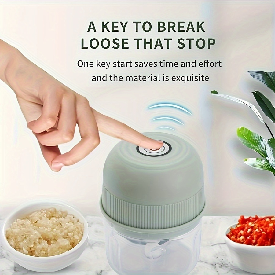 mini electric garlic chopper 250ml rechargeable meat grinder 3600rpm mini chopper with safety switch usb charging round shape for ginger vegetables and meat grinding Product details 7