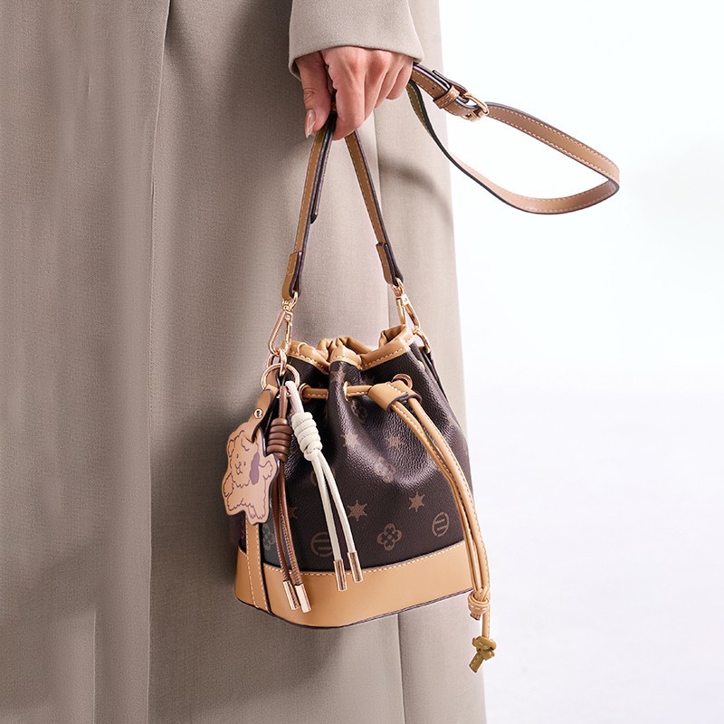 Image of Bucket Bag 2026 New Women' Summer Fashion Shoulder Bag Handbag High-end Large Capacity Crossbody Bag