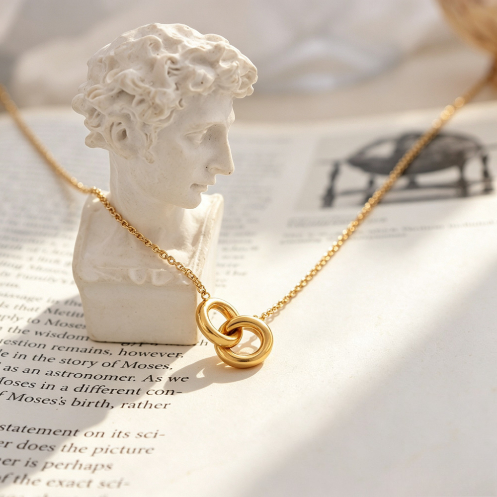 Women's French Geometric Interlocking Circle Pendant Necklace