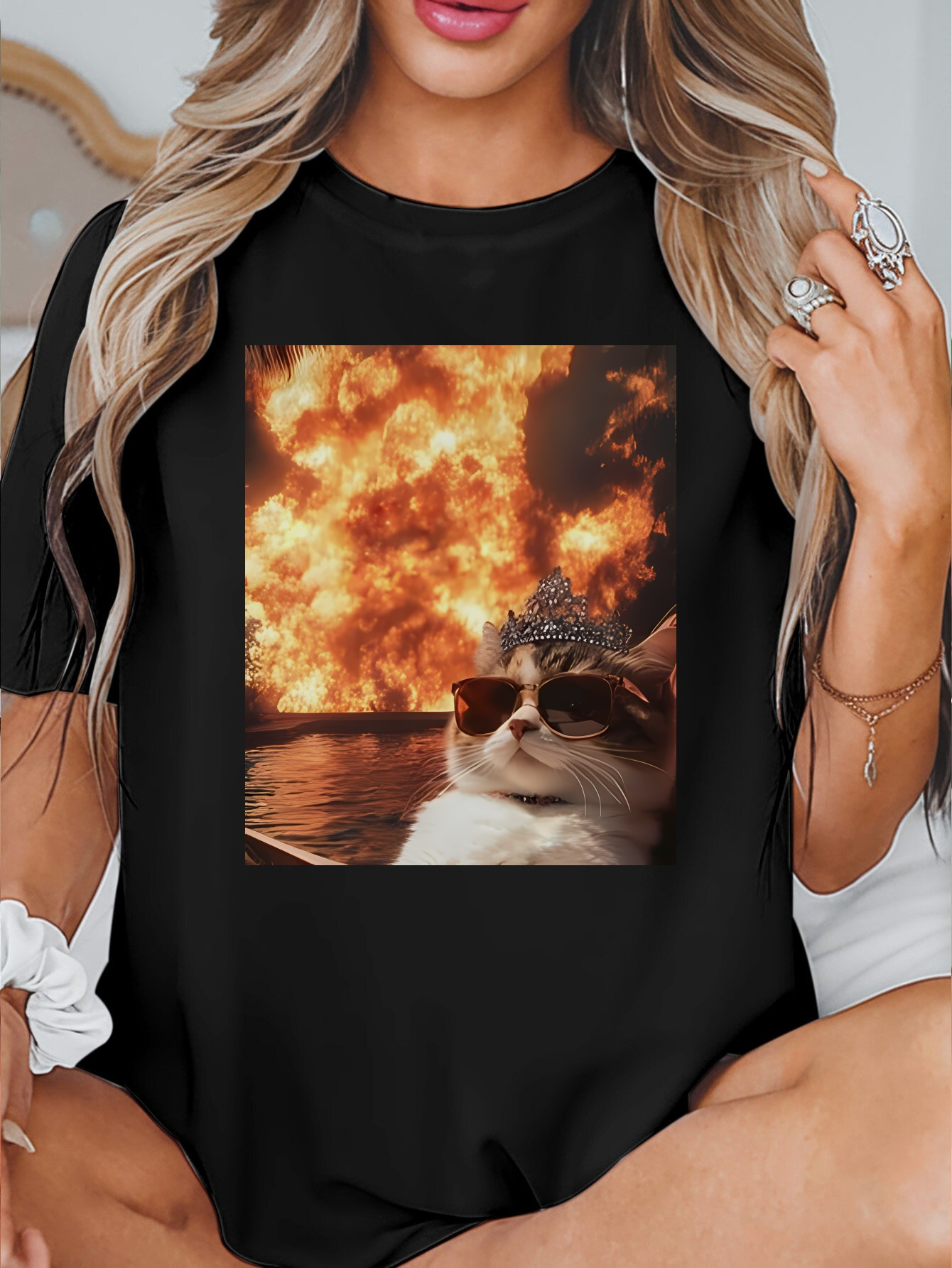 maglietta casual da donna a maniche corte -       con   gatto corona & occhiali  , stampa esplosione  , tessuto   e traspirante, lavabile in lavatrice, abbigliamento versatile, t-shirt gatto, stile  , maglietta con stampa  , vestibilità  , top stampato, seguaci  