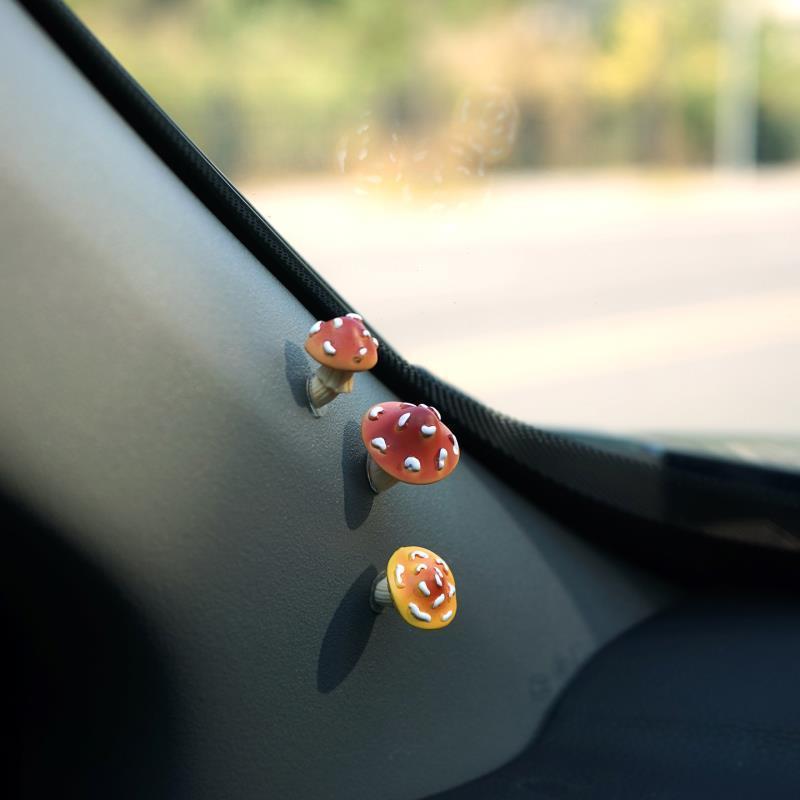 3pcs Crooked Mushroom Ornament, Car Center Console, Car Interior Decoration Ornament, Cute Cartoon Car Decoration Ornament, Decoration Ornament
