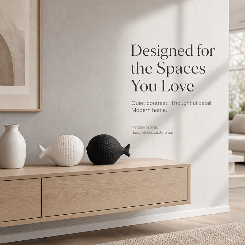 Artistic Sculpted Kissing Fish Statue, Light Luxury Decor