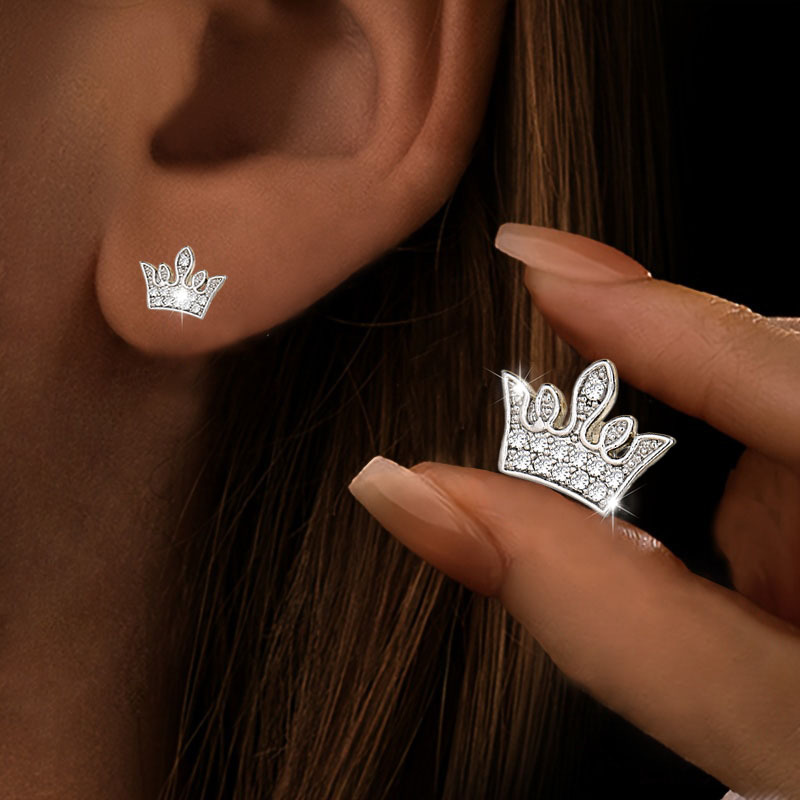 TEMU 2pcs Boucles d'oreilles clous couronne élégantes et tendance printemps été, incrustées de synthétique étincelante, bijoux de mode luxueux