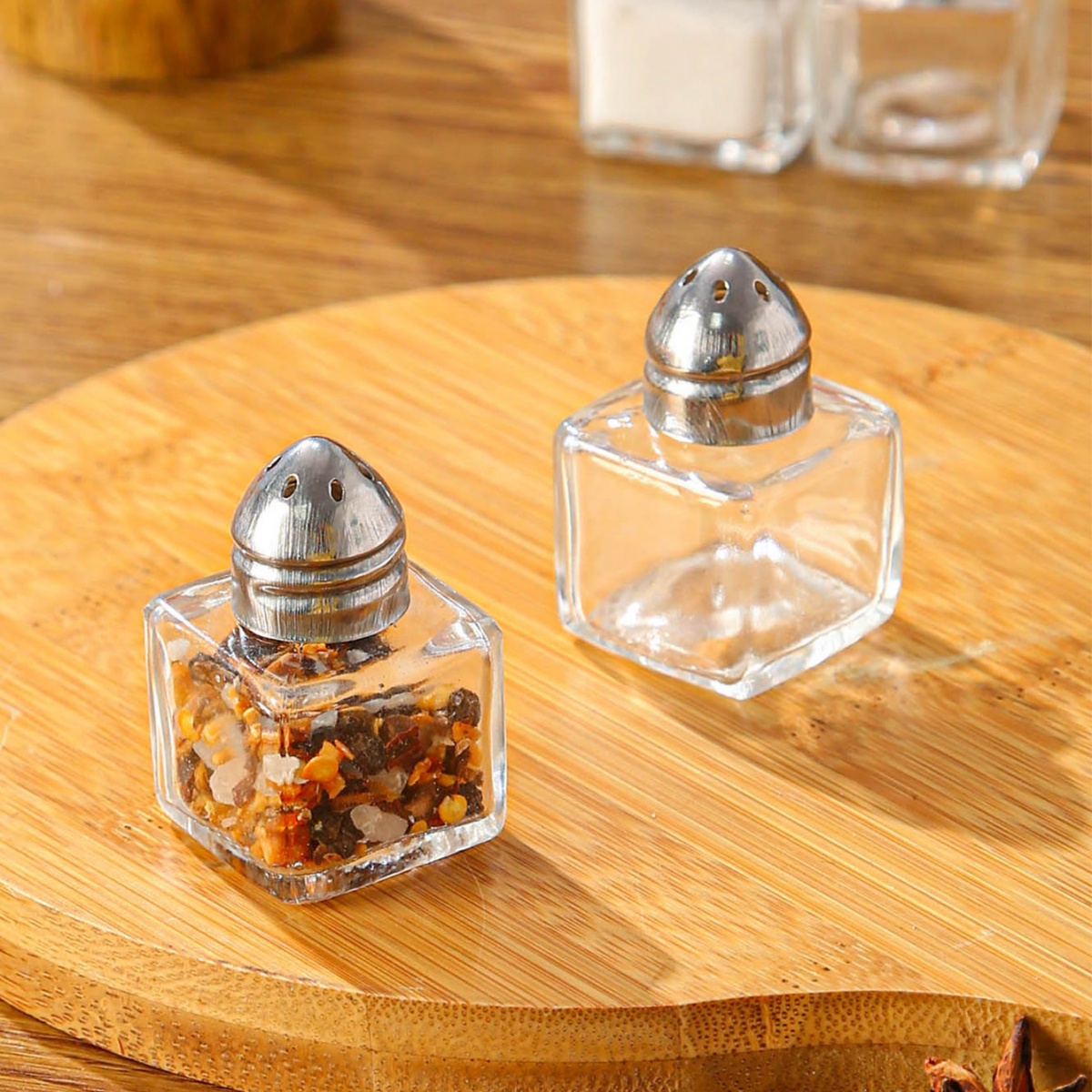 E-shop Glas Vorratsgläser für den Heimgebrauch, geeignet für Esszimmer, Wohnzimmer und Küchen. Diese Behälter sind ideal für Gewürze, Lebensmittel,