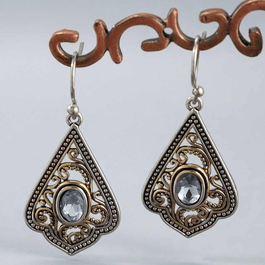 Women's Vintage Two-Tone Hollow Pattern Earrings