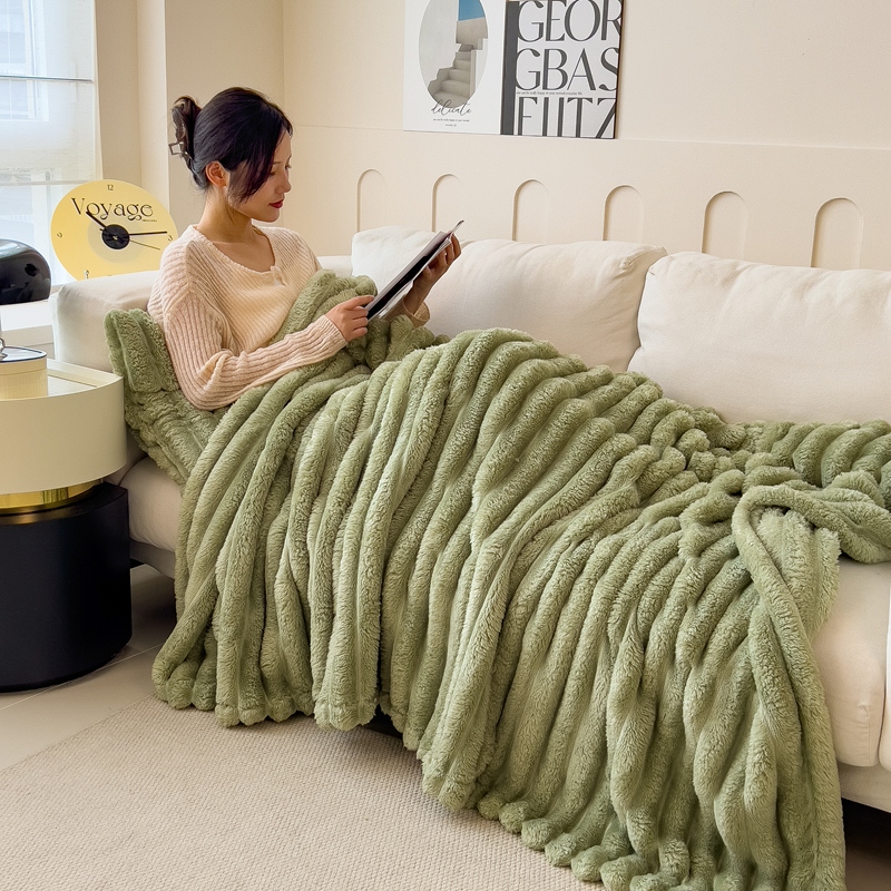 TEMU Plush Large Thickened Warm Nap Blanket, Thick Fluffy Plush Throw Blanket, The Perfect Thanksgiving, Christmas, New Year Gift