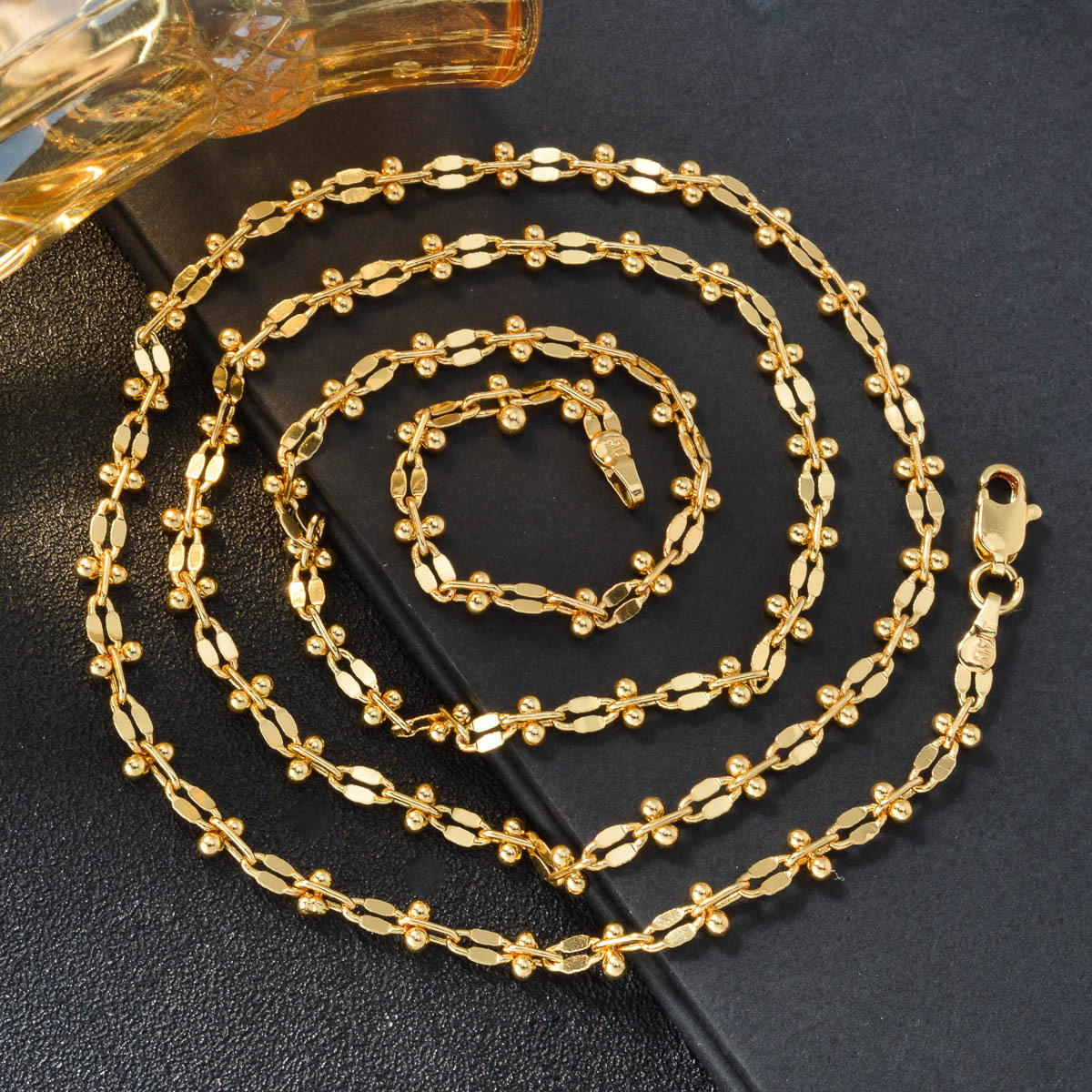 E-shop Geometrische Kette für Damen, kleine Perlen, Spacer-Platte, kettenförmiges Accessoire, geeignet für , Party, Frühling, Sommer, Schmuck,