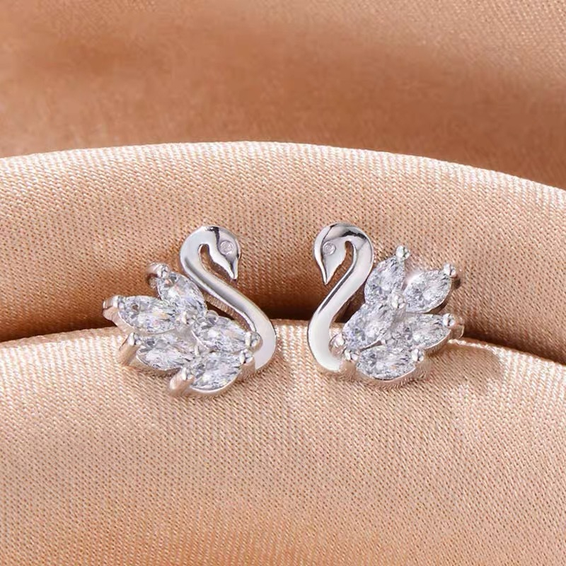 TEMU 2pcs Swan Stud Earrings For Women, Niche Design High-end Elegant Versatile Earrings, Suitable For Daily Wear, Perfect Gift For Valentine's Day,