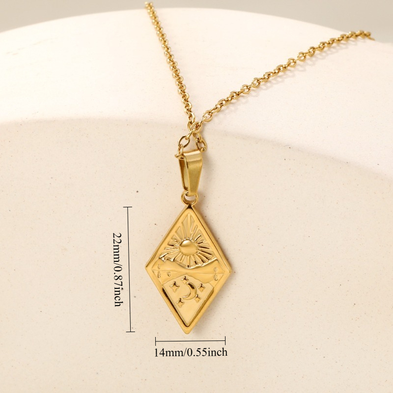 Women's Vintage Artistic Square Pendant Necklace