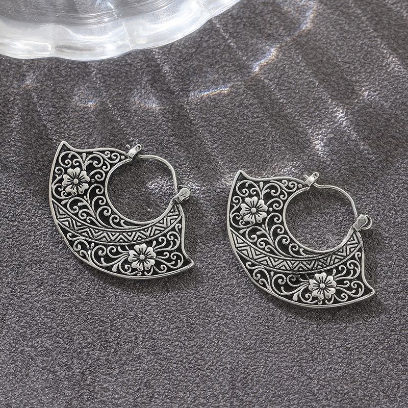 Women's Hand-Carved Bohemian Flower Semi-Circular Earrings