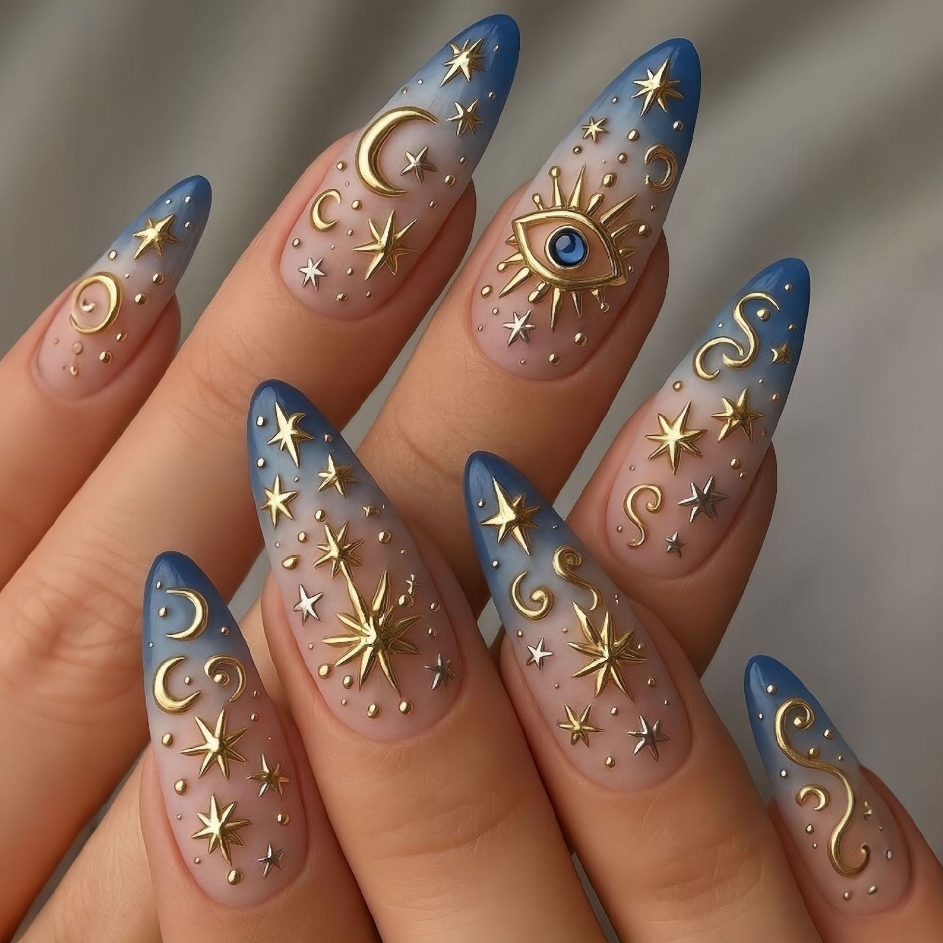 TEMU A Set Of 48 Golden Three-dimensional Relief Nails With Sparkling Diamonds, Featuring A Trendy European And American Round Almond Shape.