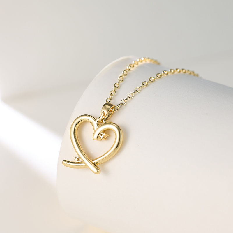 High-Quality Copper Heart Line Zirconia Necklace