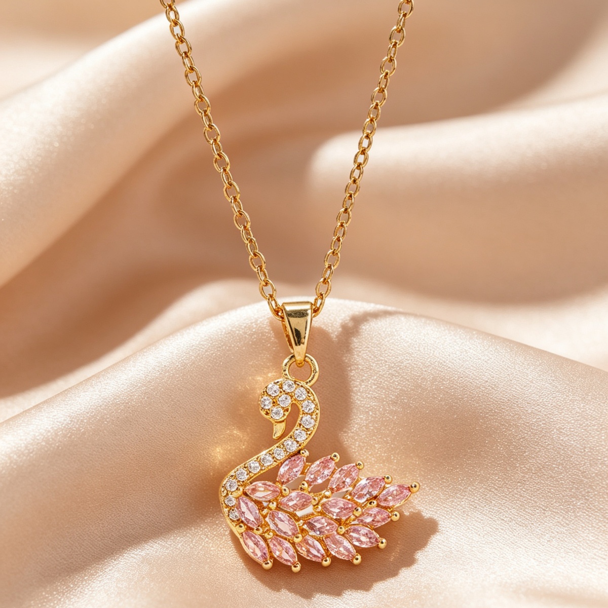 TEMU 1pc Collier avec Pendentif Cygne Doré Incrusté de , Ajouts de Mode Personnels Uniques, Convient pour Décontracté, les Domicile-Travail, les